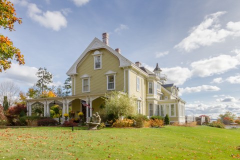 Explore The Penobscot Marine Museum In Maine, Then Stay The Night In The Historic Captain Nickels Inn