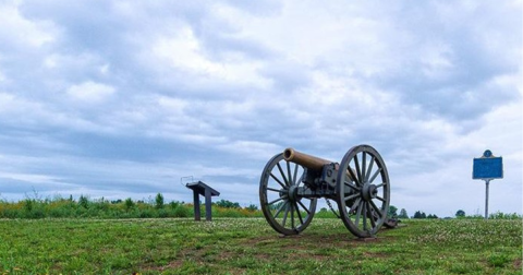 The Creepiest Hike In Kentucky Takes You Through The Ruins Of An Abandoned Battlefield