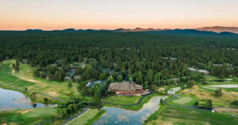 This Oregon Resort In The Middle Of Nowhere Will Make You Forget All Of Your Worries