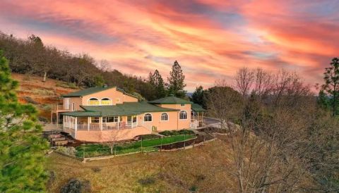 Wake Up On Top Of A Mountain At This Sierra Nevada Airbnb In Northern California