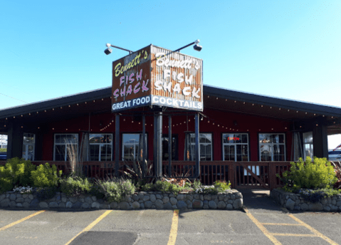 For The Best Clam Chowder Of Your Life, Head To This Hole-In-The-Wall Seafood Restaurant In Washington