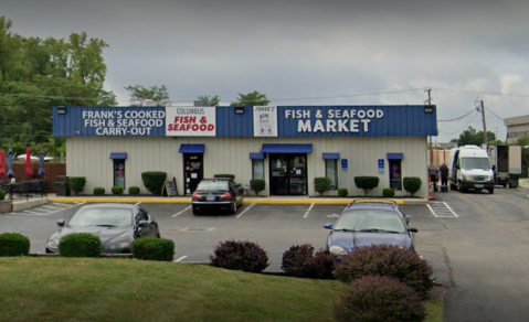 For The Best Fried Fish Of Your Life, Head To This Hole-In-The-Wall Seafood Restaurant In Ohio