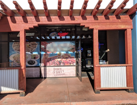 For The Best Crab Legs Of Your Life, Head To This Hole-In-The-Wall Seafood Restaurant In New Mexico