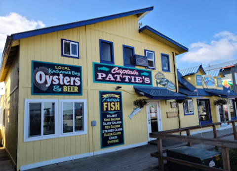 For The Best Halibut Of Your Life, Head To This Hole-In-The-Wall Seafood Restaurant In Alaska