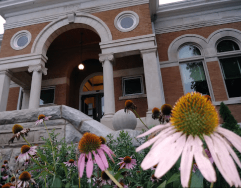 There's A Castle In Wisconsin That's Also A Library And It's A Bookworm's Happy Place