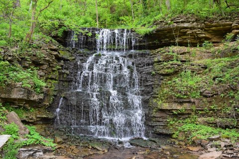 Kentucky's Most Easily Accessible Waterfall Is Hiding In Plain Sight At The Cove Spring Park