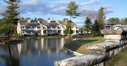 This Massachusetts Resort In The Middle Of Nowhere Will Make You Forget All Of Your Worries