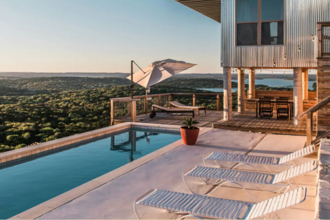 The Scenic Lake House In Texas That's Perfect For A Year-Round Vacation