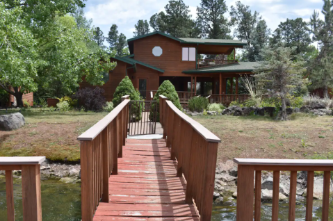 This Hidden Cabin In Arizona Is A Lakefront Getaway Getaway With The Utmost Charm