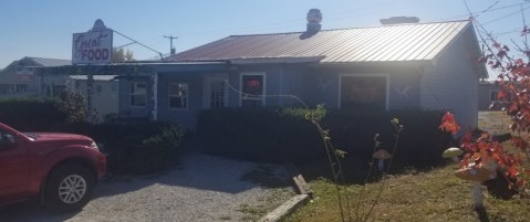 The Squeeze Inn In Missouri Is A No-Fuss Hideaway With The Best Burgers