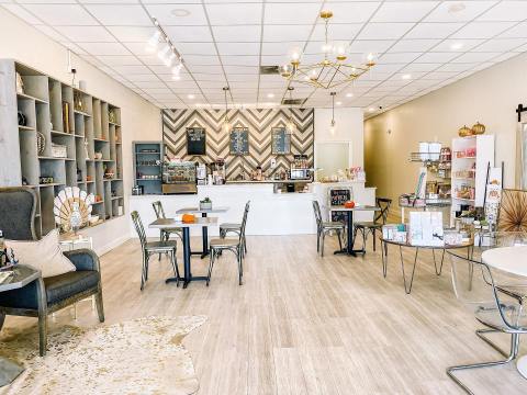 This Tiny Cafe And Store In Louisiana Is Hidden Along The Mighty Mississippi And Has Everything Your Heart Desires