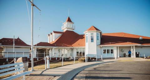 For The Best Fried Calamari Of Your Life, Head To This Hole-In-The-Wall Seafood Restaurant In Indiana