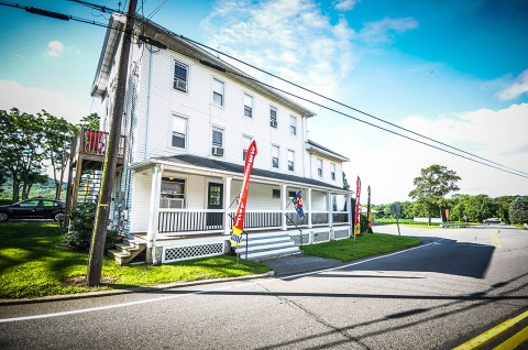 This Tiny Cafe And Store In New Jersey Is Hidden In The Mountains And Has Everything Your Heart Desires