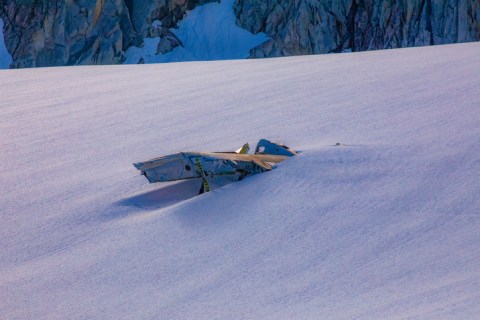 The Little-Known Airplane Wreck In Alaska You Can Only Reach By Hiking This 12-Mile Trail