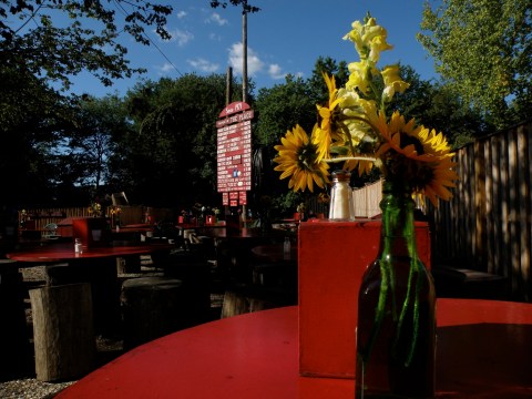 The Vibe At The Place In Connecticut Is Almost As Fantastic As The Seafood