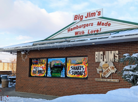 Go Old-School With A Burger And Shake From This Beloved Burger Joint In Oregon