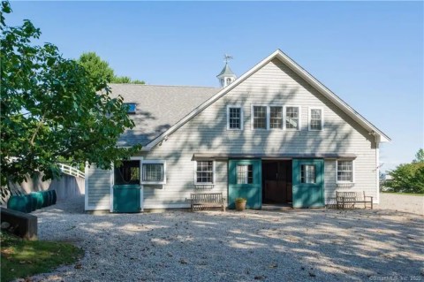 Stay Overnight In A Horse Stable Right Here In Connecticut At Mountaintop Horse Farm