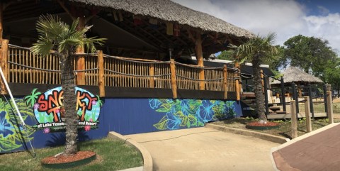 The Sneaky Tiki Restaurant & Brewery In Oklahoma Is A No-Fuss Hideaway With The Best Shrimp