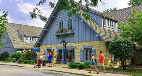 The Scenic Lodge Nestled In Illinois' Pere Marquette State Park Is The Perfect Home Base For Adventure