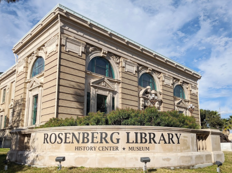 Built In 1904, The Oldest Library In Texas Has 2 Stories Full Of Books