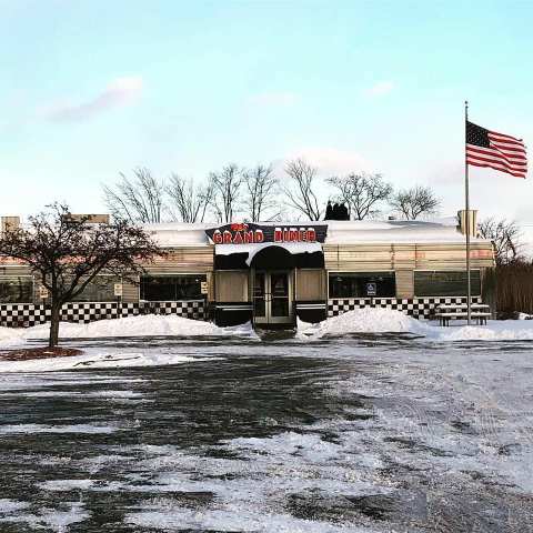 The Greek-American Diner In Michigan Where You’ll Find All Sorts Of Fresh Eats