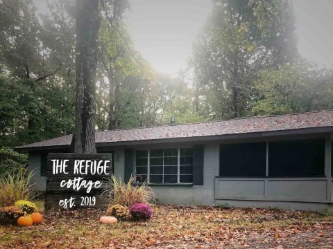 This Airbnb On A Wildlife Refuge In Illinois Is One Of The Coolest Places To Spend The Night