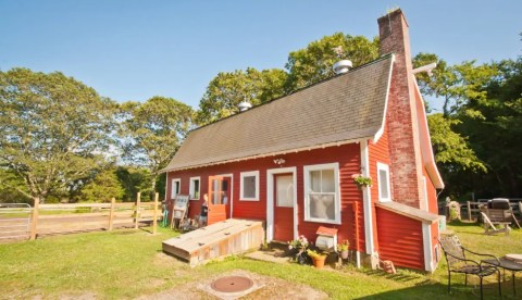 This Airbnb On A Farm On The Coast In Rhode Island Is One Of The Coolest Places To Spend The Night