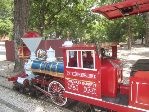 This Family-Friendly Park In Texas Has A Zoo, Japanese Garden, Museum And More