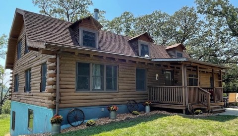 This Cabin On A Nature Preserve In Iowa Is One Of The Coolest Places To Spend The Night