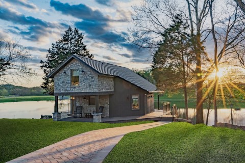 This Cottage On The Bourbon Trail In Kentucky Is One Of The Coolest Places To Spend The Night