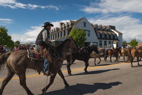 There Are 3 Must-See Historic Landmarks In The Charming Town Of Sheridan, Wyoming