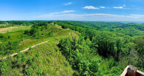 Enjoy A Scenic Drive Among Iowa's 5 Most Beautiful Backroads