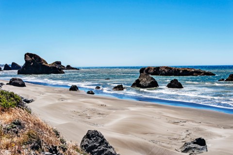 This Hidden Gem Beach In Oregon Has The Best Tide Pools In The PNW