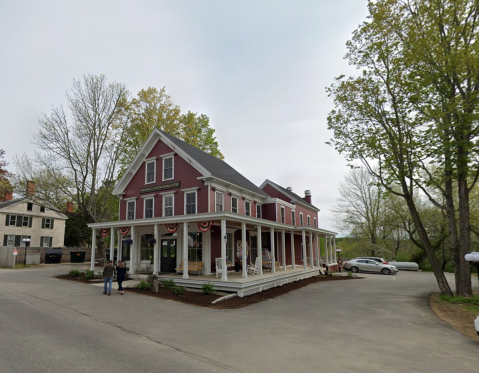 The Middle-Of-Nowhere General Store With Some Of The Best Pizza And Desserts In Maine