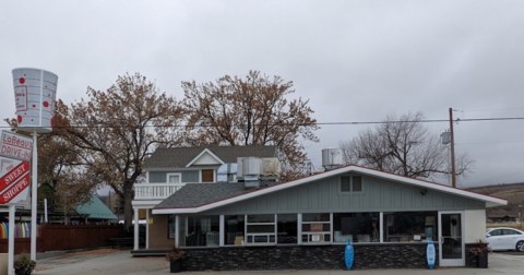 This Hole-In-The-Wall Restaurant Near Bear Lake Serves The Best Raspberry Shakes In Utah