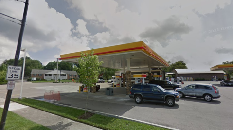 The Best Fried Chicken In Ohio Is Tucked Inside This Unassuming Gas Station