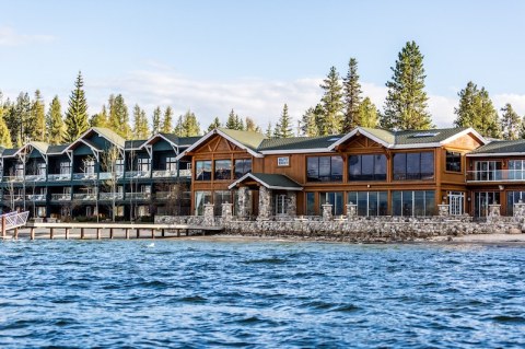 A Stay At This Waterfront Hotel In Idaho Is At The Top Of Our Travel Wish List