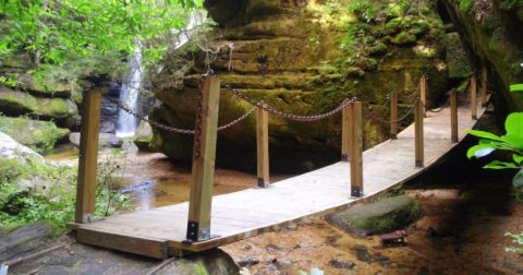 With Stream Crossings And Footbridges, This Little-Known Canyon Trail In Alabama Is Unexpectedly Magical