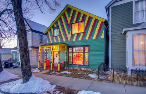 The Hippie House Is A Groovy 1970s-Themed Airbnb Right Here In Colorado