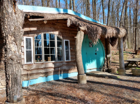 There's A Hobbit Themed Cabin Hiding In Maryland