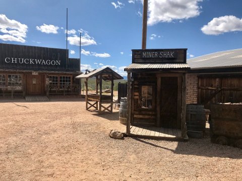 There's An Old West Themed Amusement Park In Arizona And It's A Ghost Town Come To Life