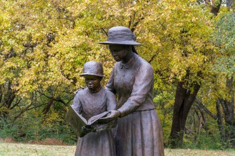 You Can See Life-Size, Life-Like Bronze Sculptures At This National Military Park In Corinth, Mississippi