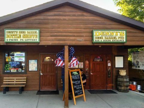 There’s A Small Town In Pennsylvania Known For Its Truly Epic Burger Joint