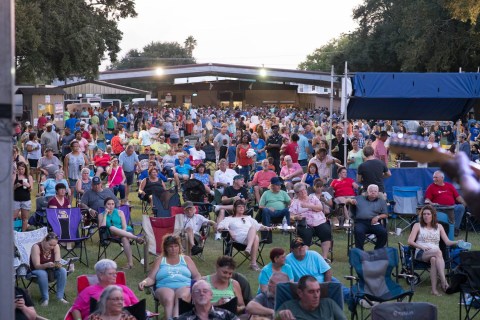 More Than 50,000 People Attend The Yearly Delcambre Shrimp Festival In Louisiana And It's Not Hard To See Why