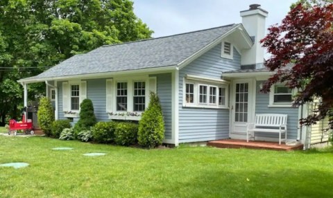 This Waterfront Cottage In Rhode Island Is The Ultimate Spot For A Getaway