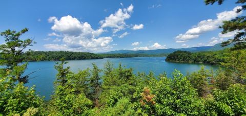 With Lakeviews And A Covered Bridge, The Little-Known Fonta Flora Trail In North Carolina Is Unexpectedly Magical