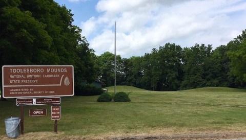 The Geometric Earthwork In Iowa That Still Baffles Archaeologists To This Day