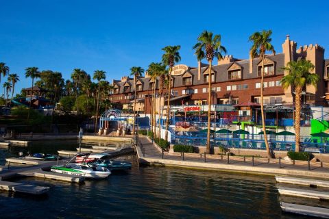 Arizona's Most Beautiful Waterfront Resort Is The Perfect Place For A Relaxing Getaway