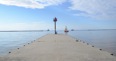 You May Not Want To Swim In These 7 Ohio Lakes This Summer Due To A Dangerous Discovery