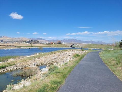 Take A Paved Loop Trail Around This Utah Urban Lake For A Peaceful Adventure